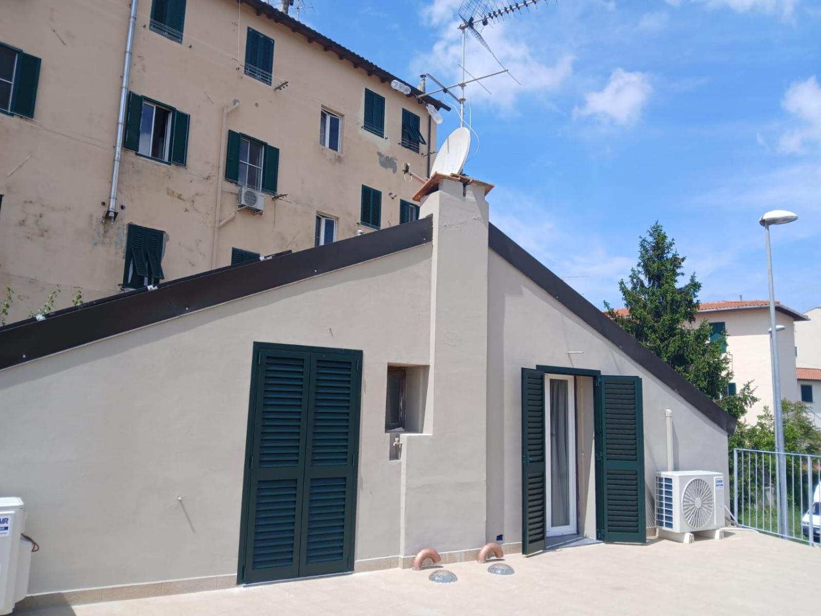 Casa N 1 Con Parcheggio Privato E Colonnina Ricarica Apartment Livorno Luaran gambar